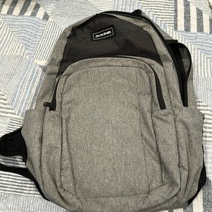 dakine campus 33L - zipper broken